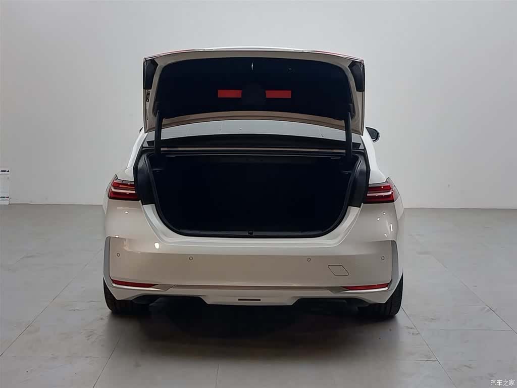 BMW i5, 2025 6