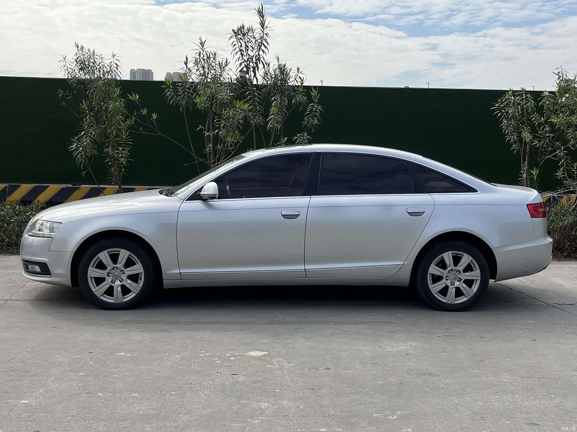 Audi A6L, 2010 3