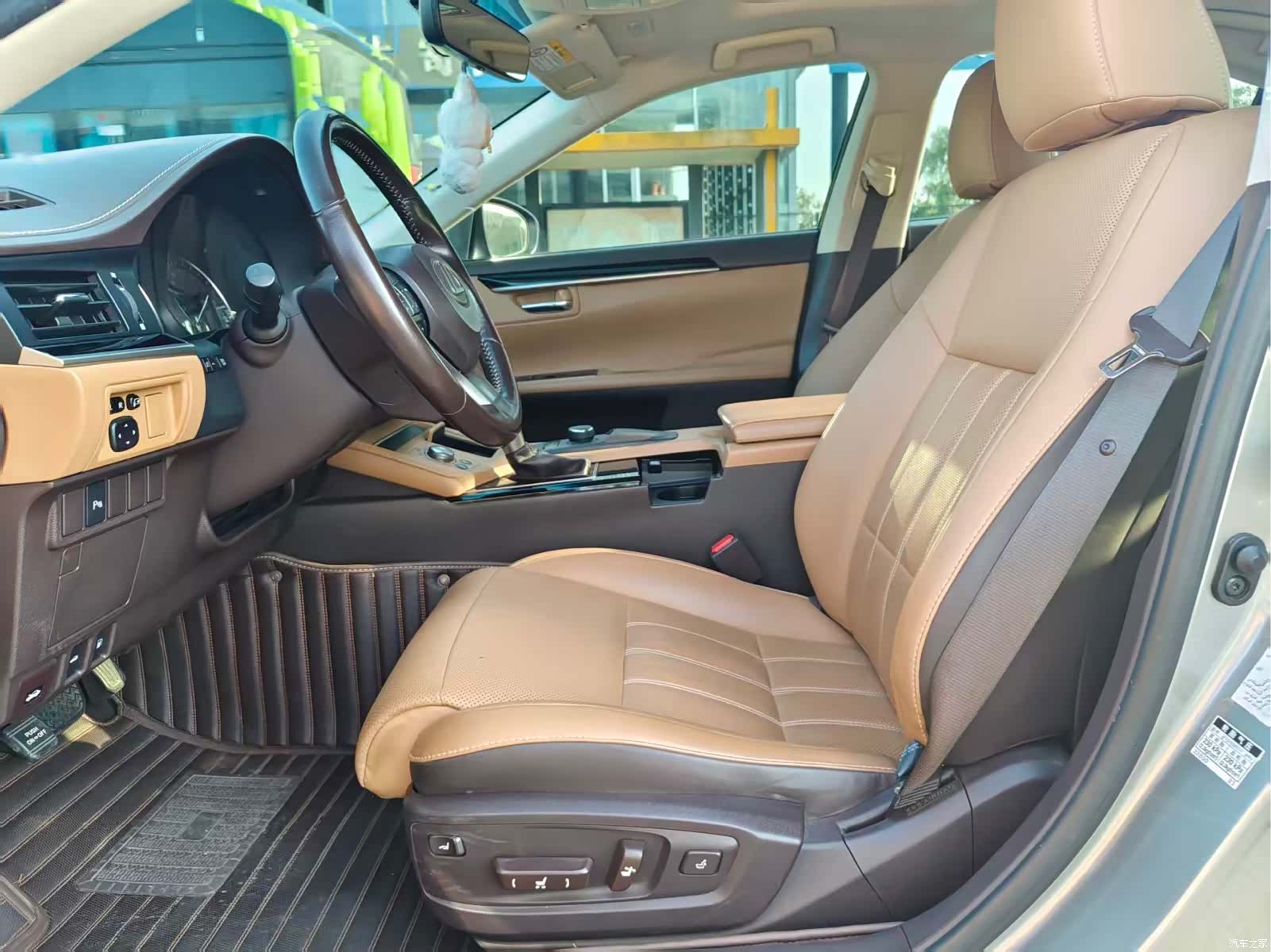 Lexus ES, 2016 4