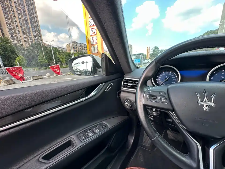 Maserati Ghibli Maserati Ghibli