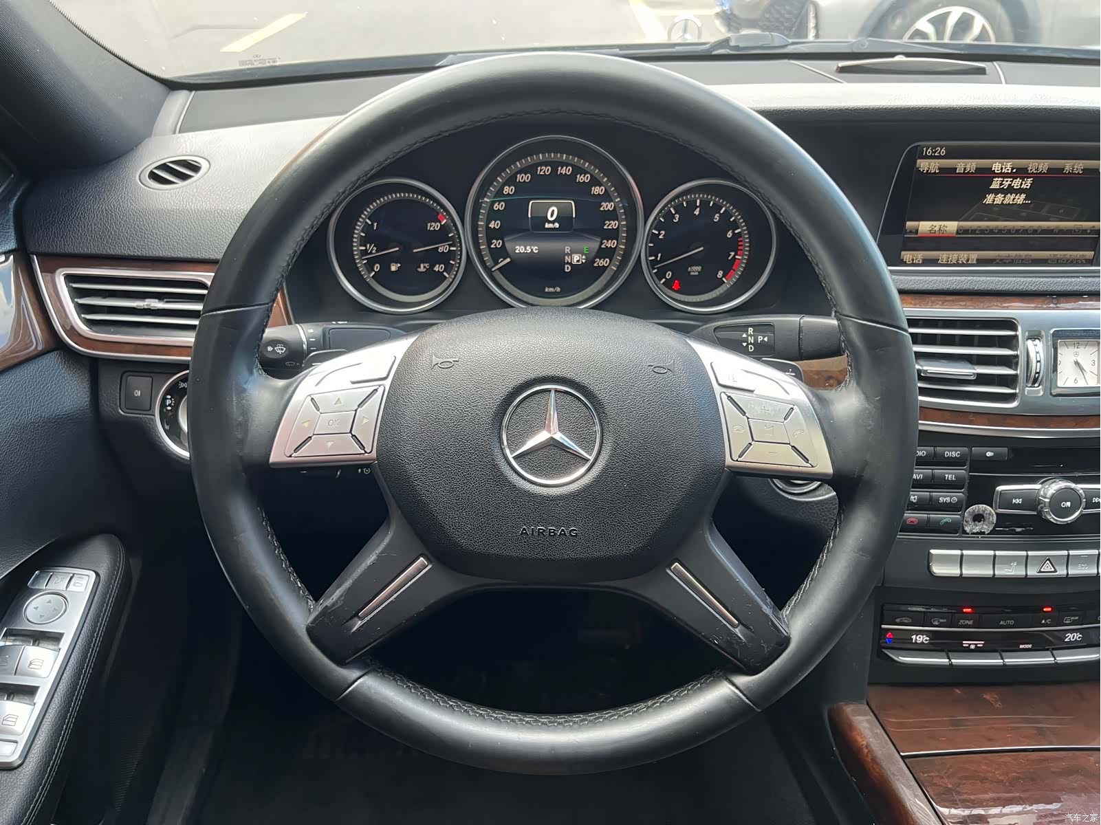 Mercedes-Benz E-Class, 2015 18