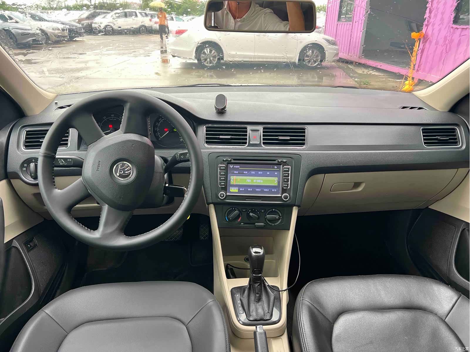 Skoda Rapid, 2014 все фото