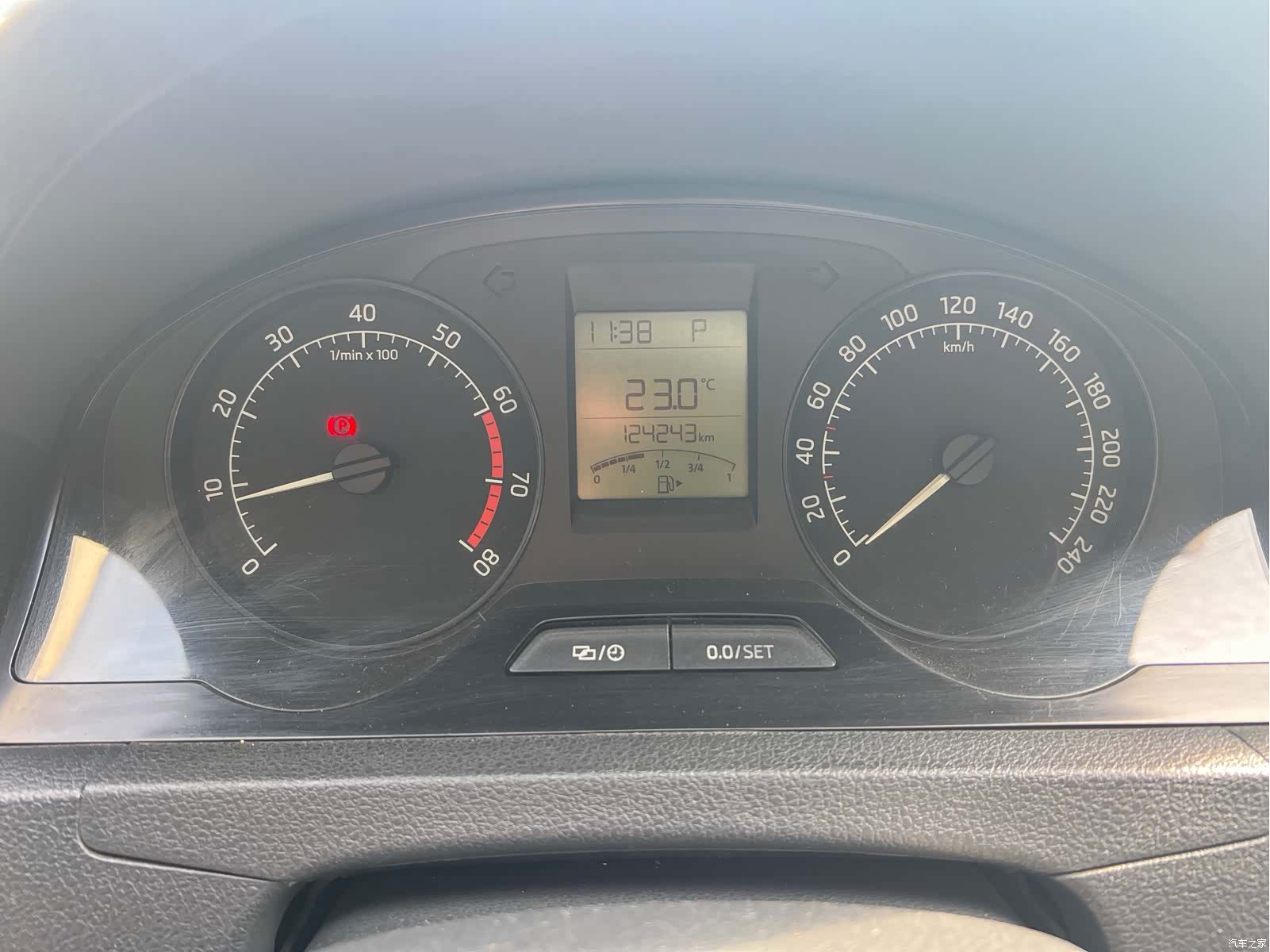 Skoda Rapid, 2014 10
