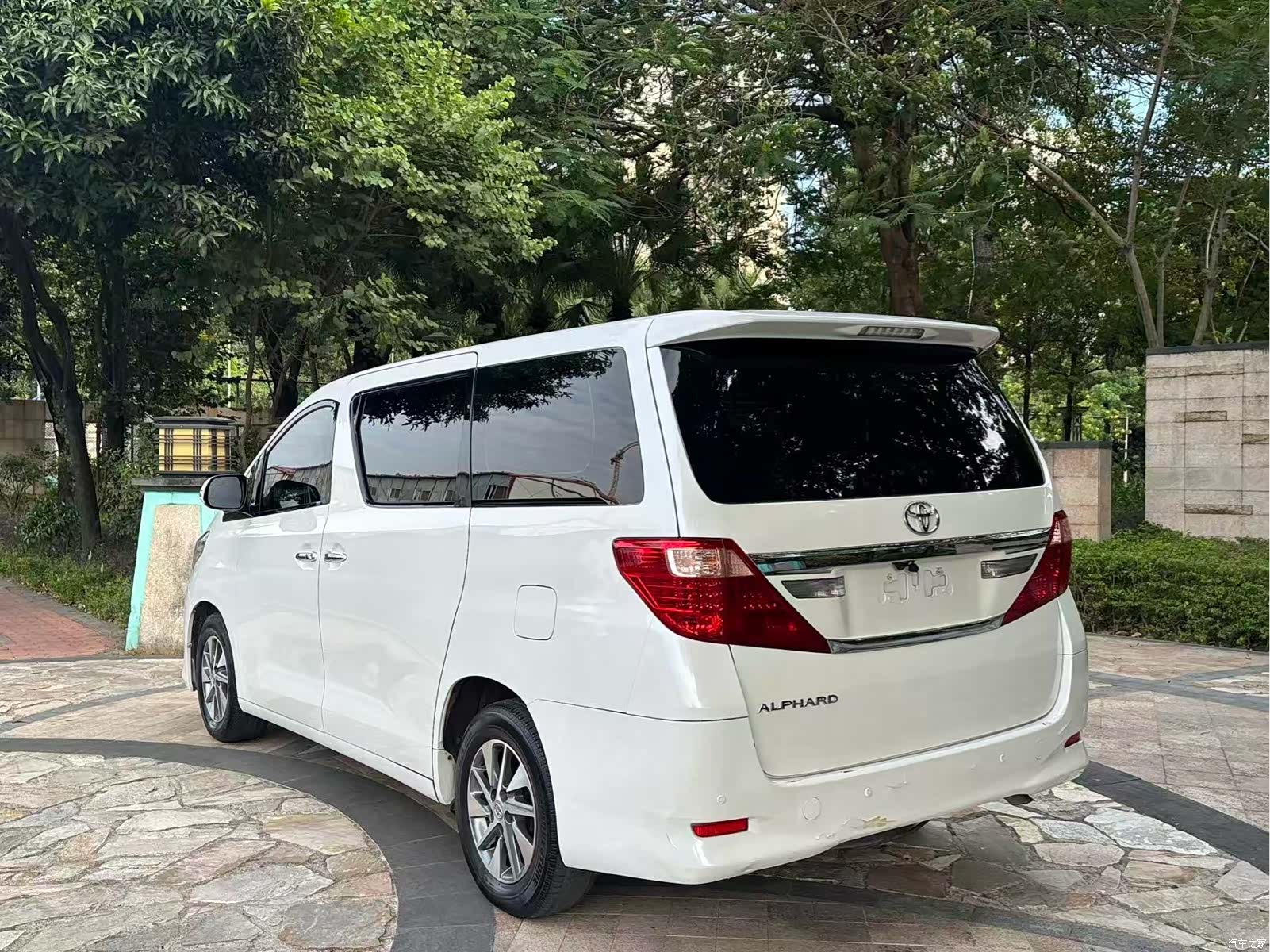 Toyota Alphard, 2014 все фото