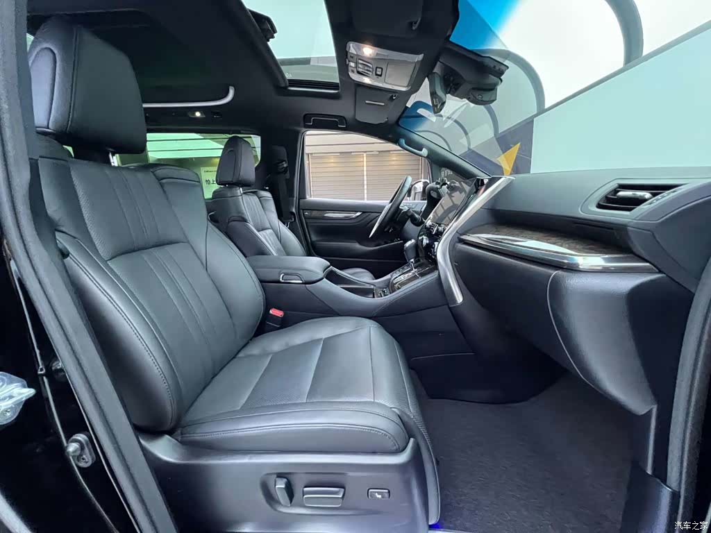Toyota Vellfire, 2023 14