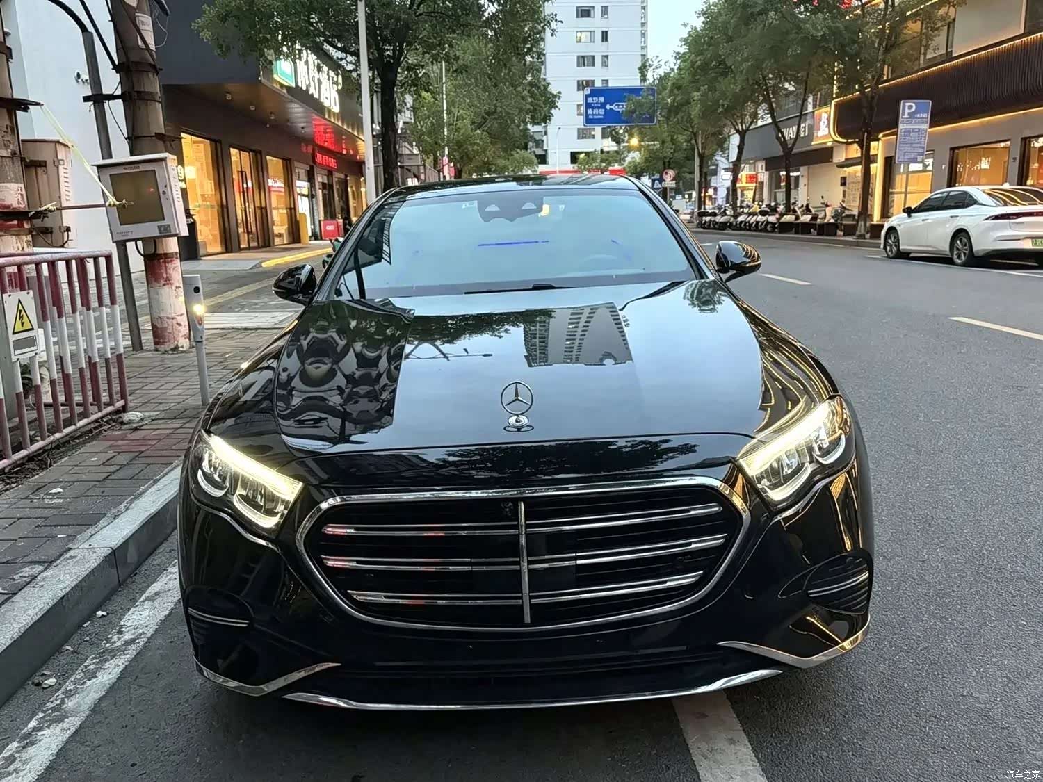 Mercedes-Benz E-Class, 2025 2