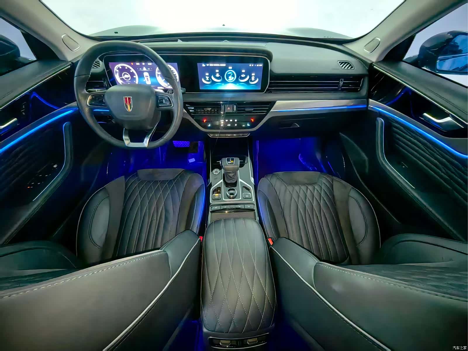 Hongqi HS5, 2023 12
