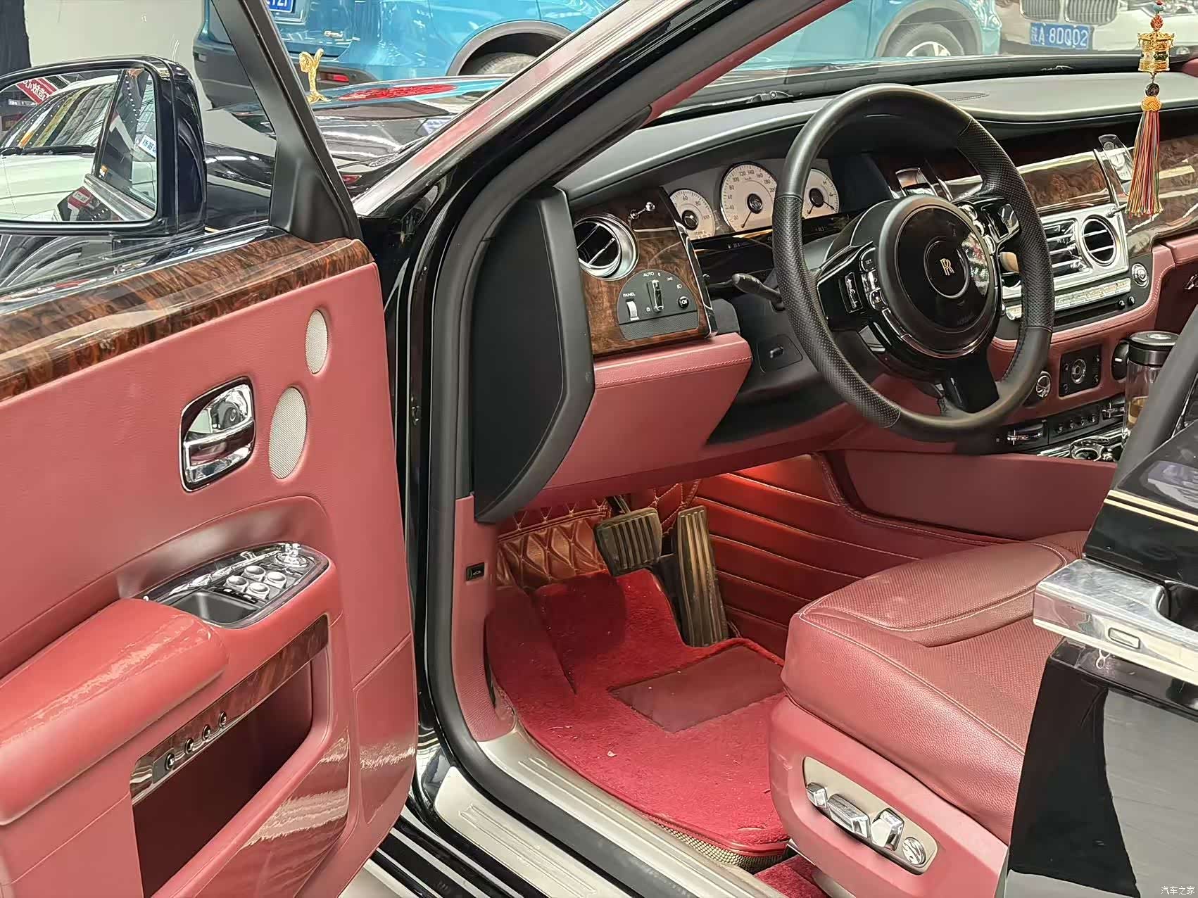 Rolls-Royce Ghost, 2016 все фото