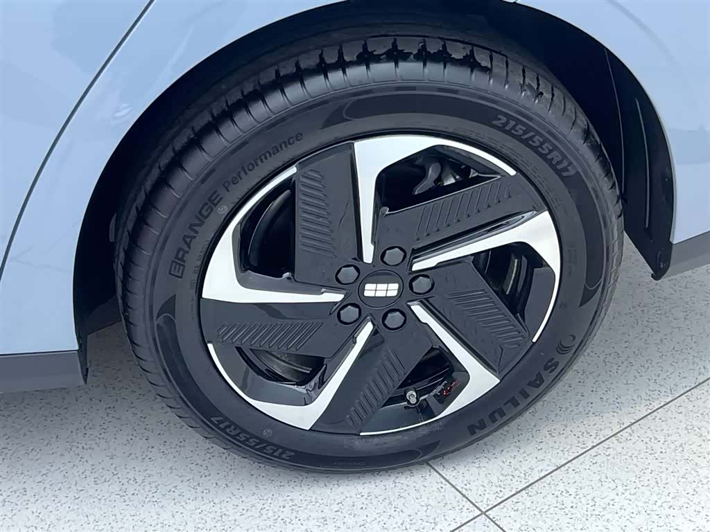 Geely Galaxy L6, 2025 10