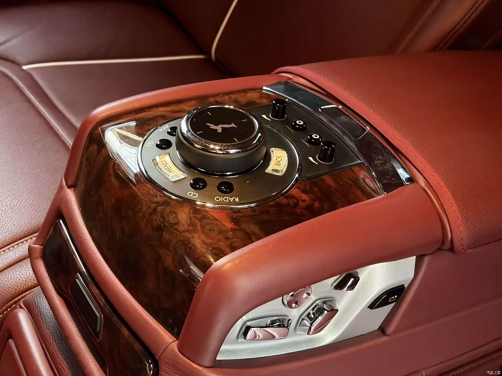 Rolls-Royce Ghost, 2016 8