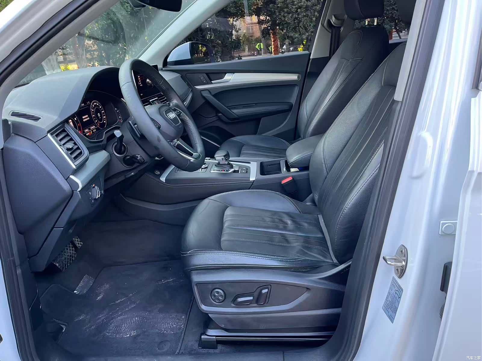Audi Q5L, 2020 4