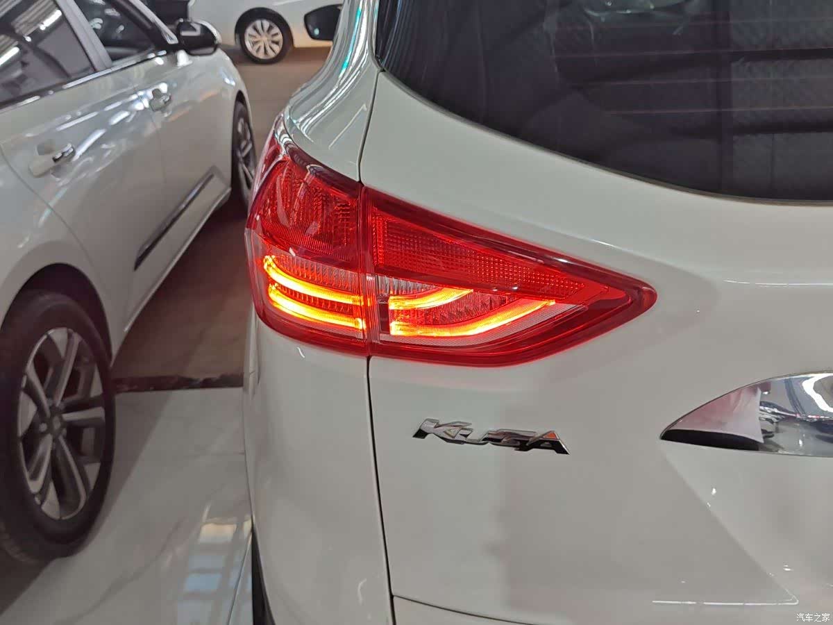 Ford Kuga, 2015 14