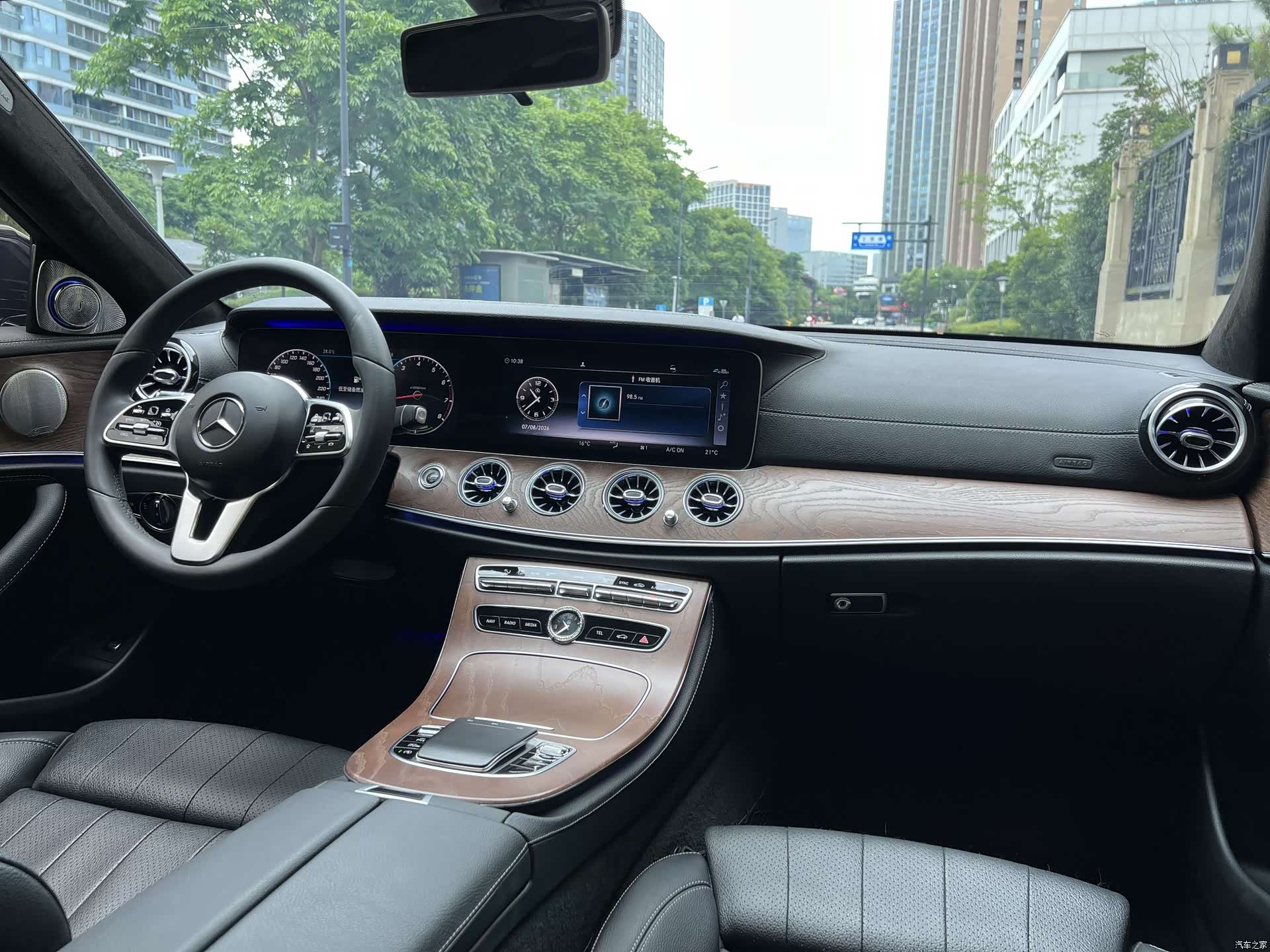Mercedes-Benz E-Class, 2019 14