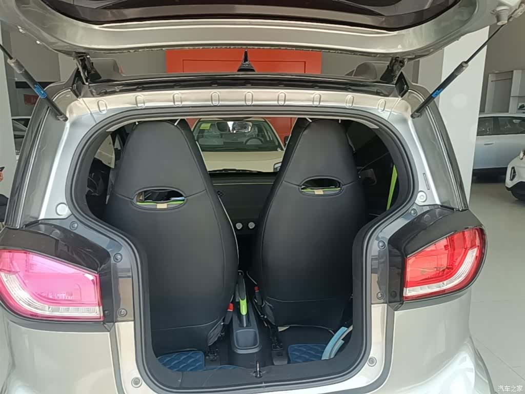 Wuling E100, 2019 19