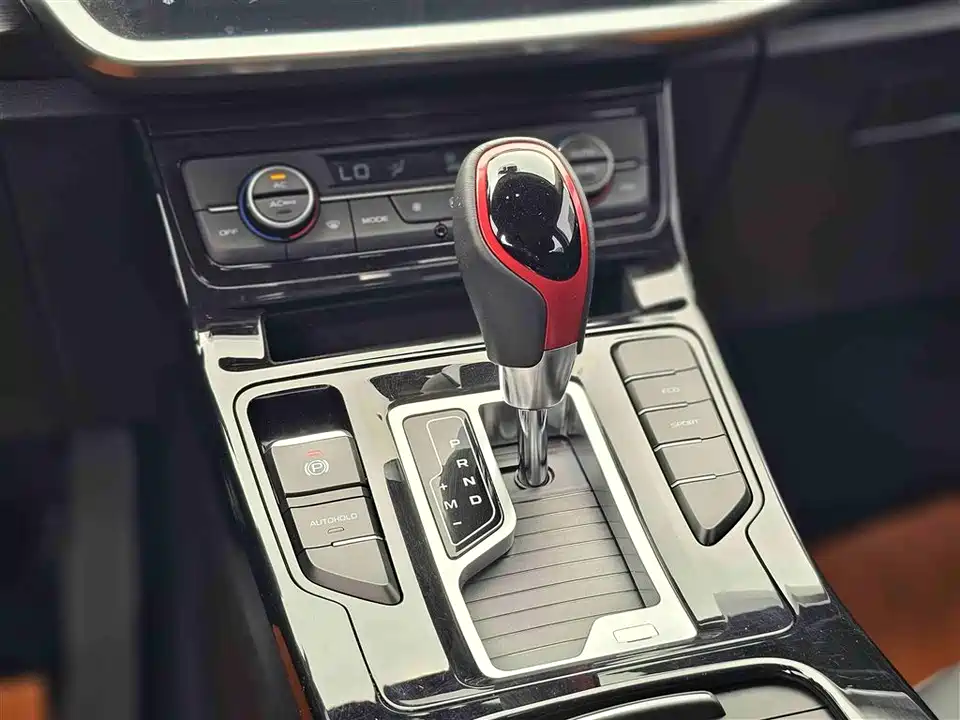 Geely Emgrand GS