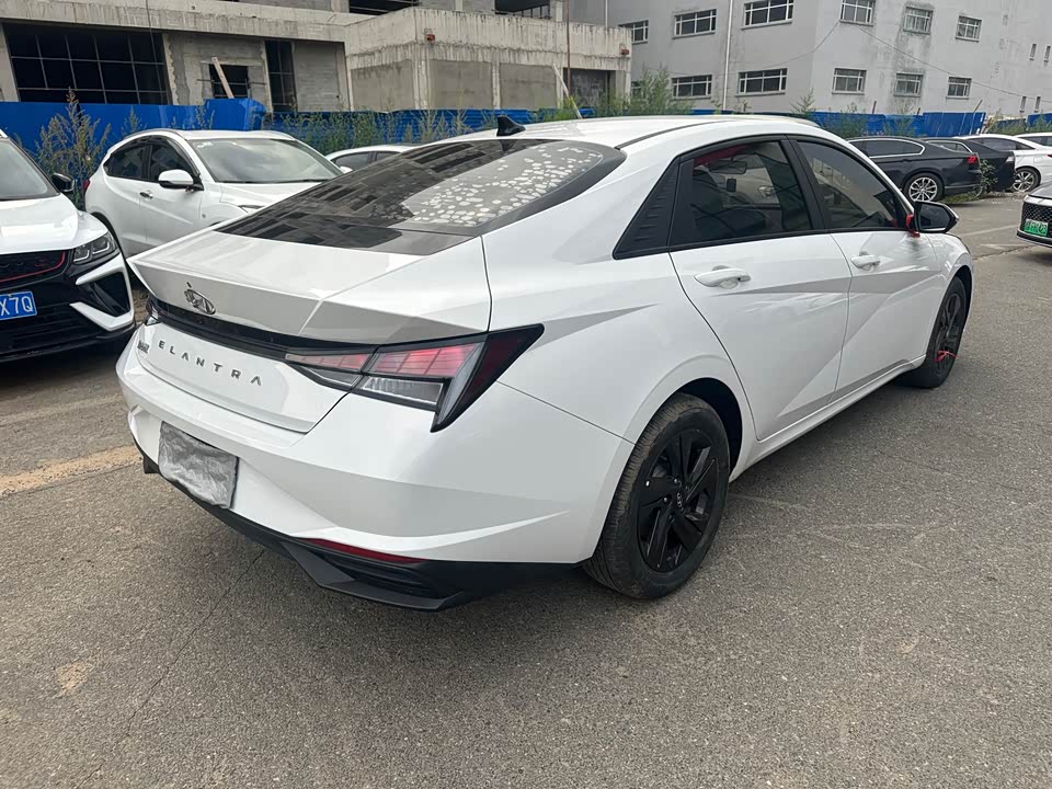 Hyundai Elantra