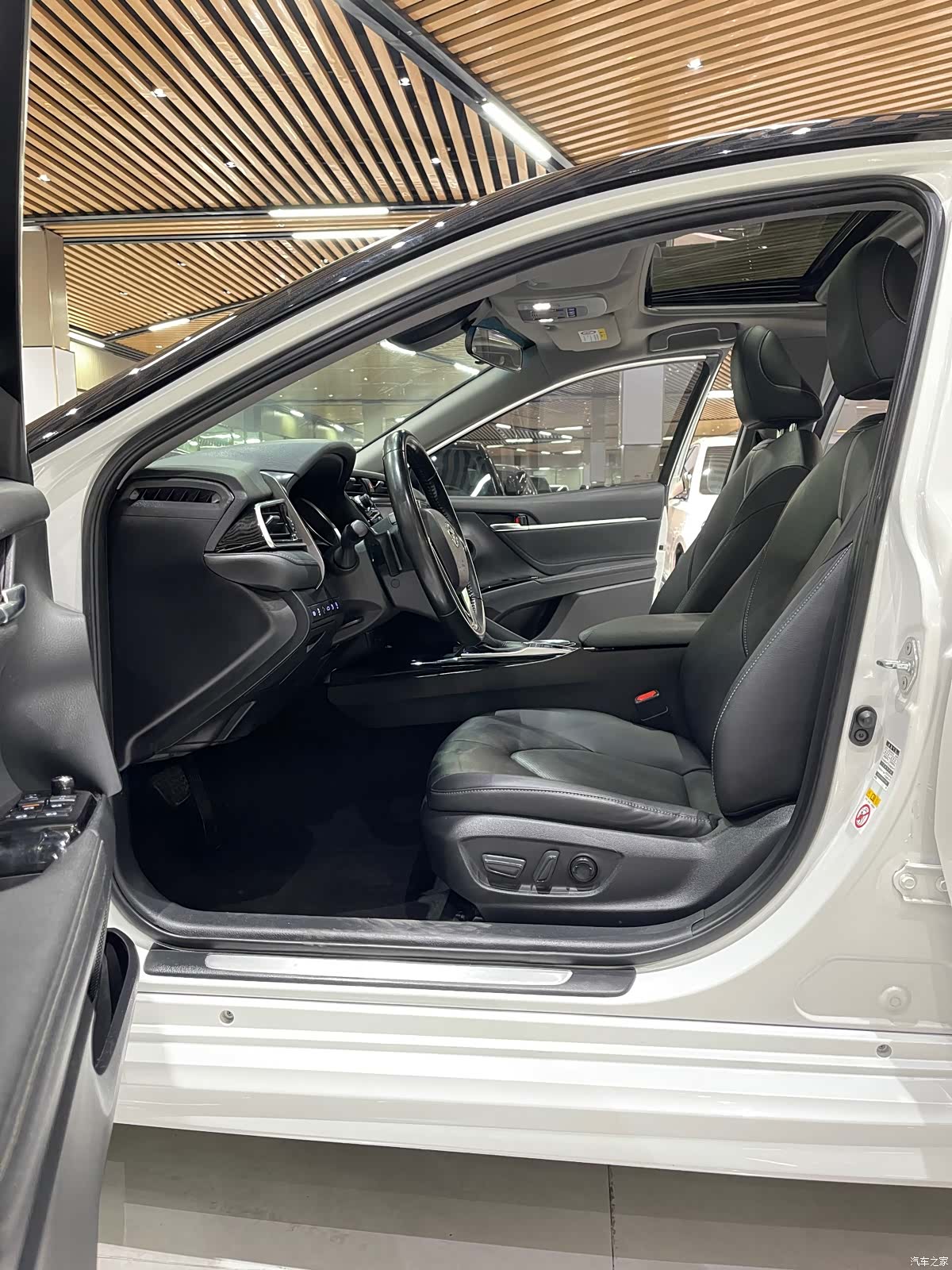 Toyota Camry, 2019 4