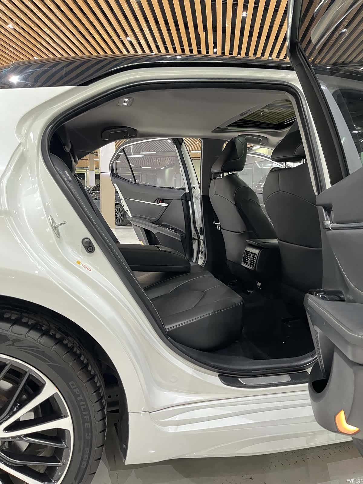 Toyota Camry, 2019 10