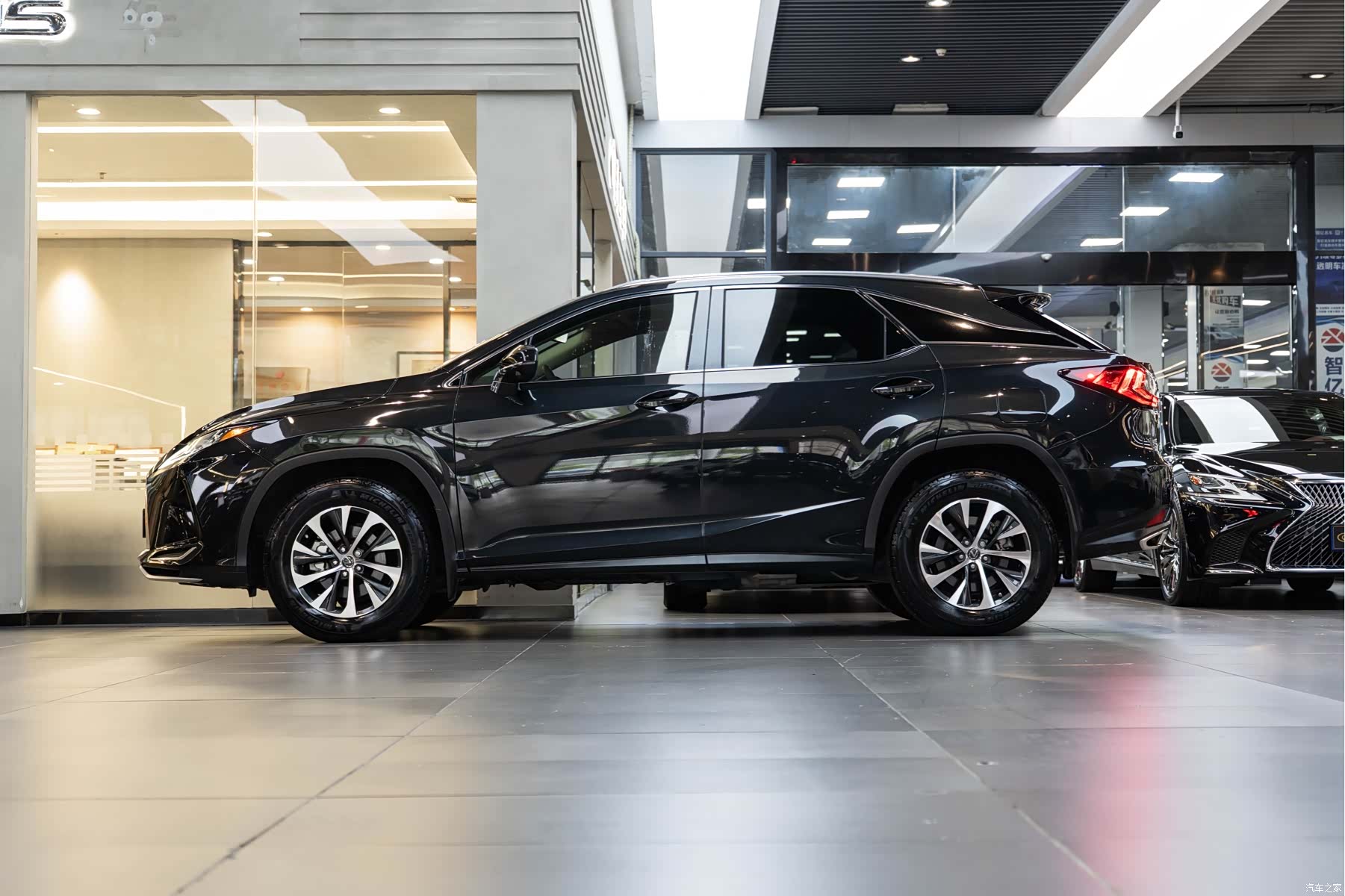 Lexus RX, 2022 4
