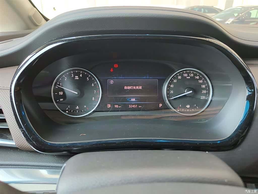 Buick GL8, 2025 12