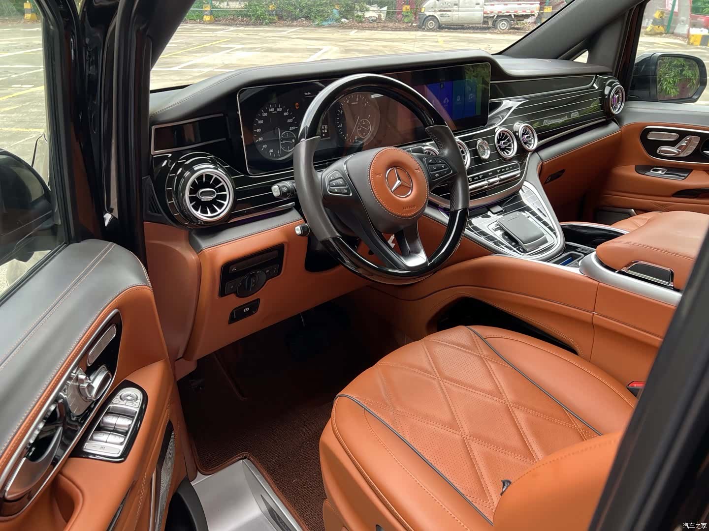 Mercedes-Benz 7, 2024 4
