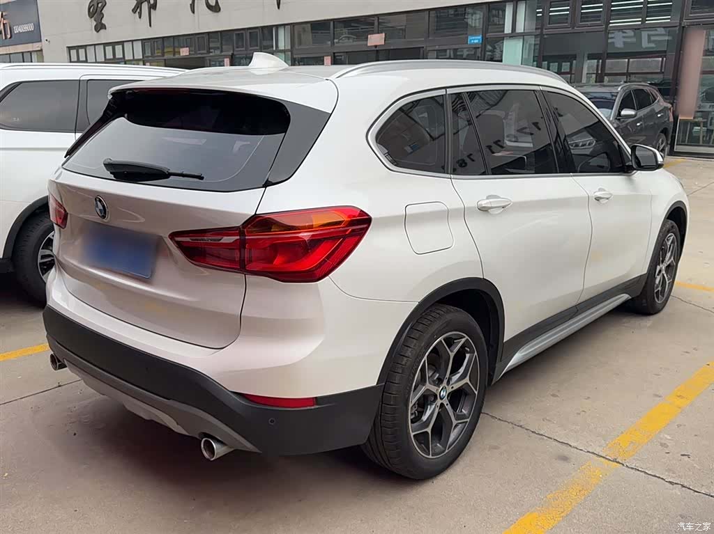 BMW X1, 2018 все фото