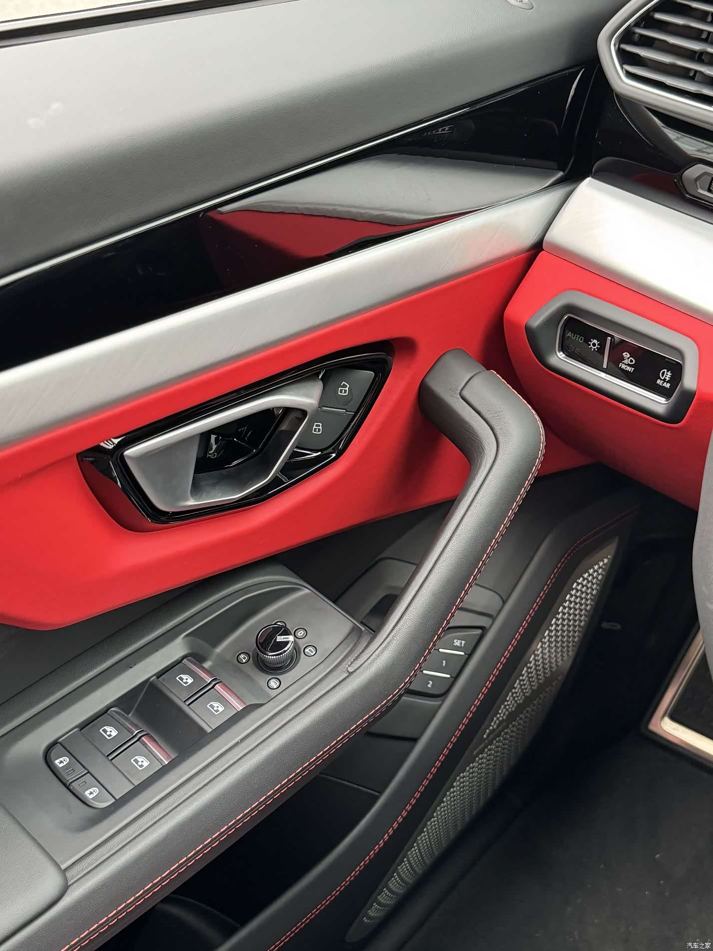 Lamborghini Urus, 2024 13