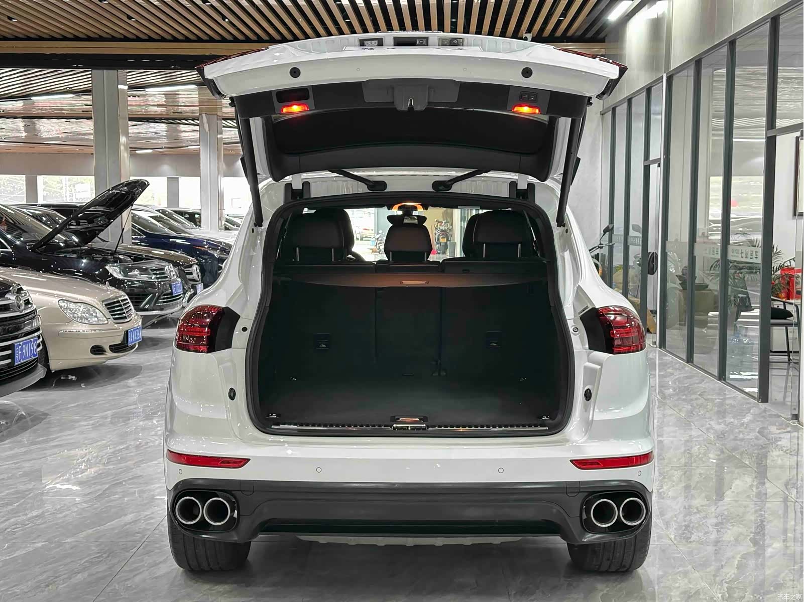 Porsche Cayenne, 2015 9