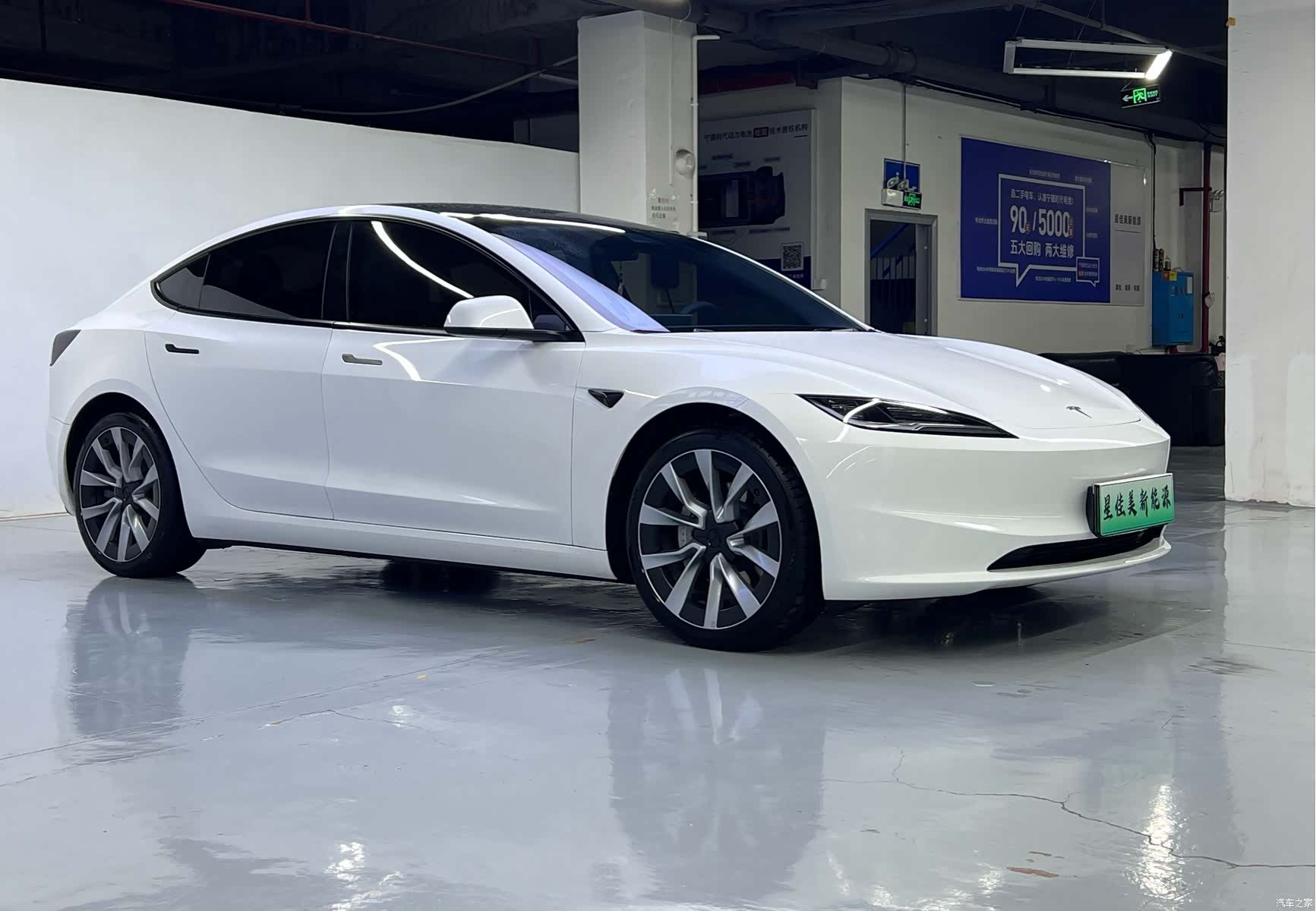 Tesla Model 3, 2025 3