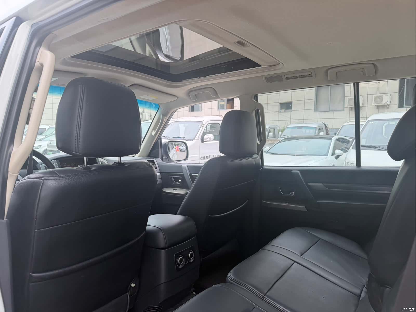 Mitsubishi Pajero, 2017 все фото