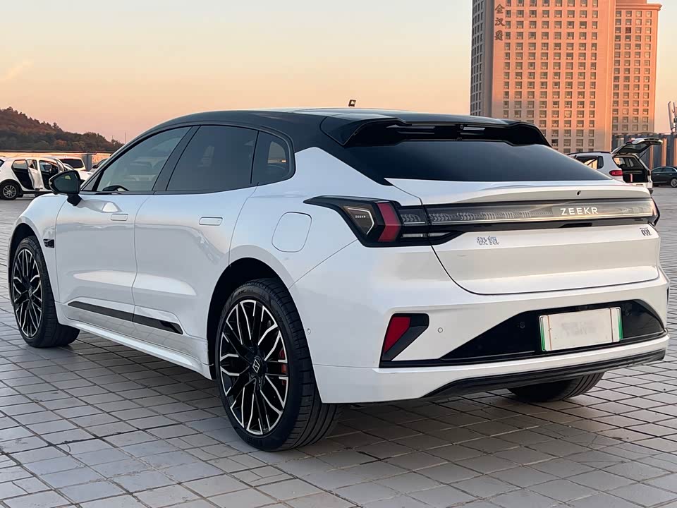 Zeekr 001