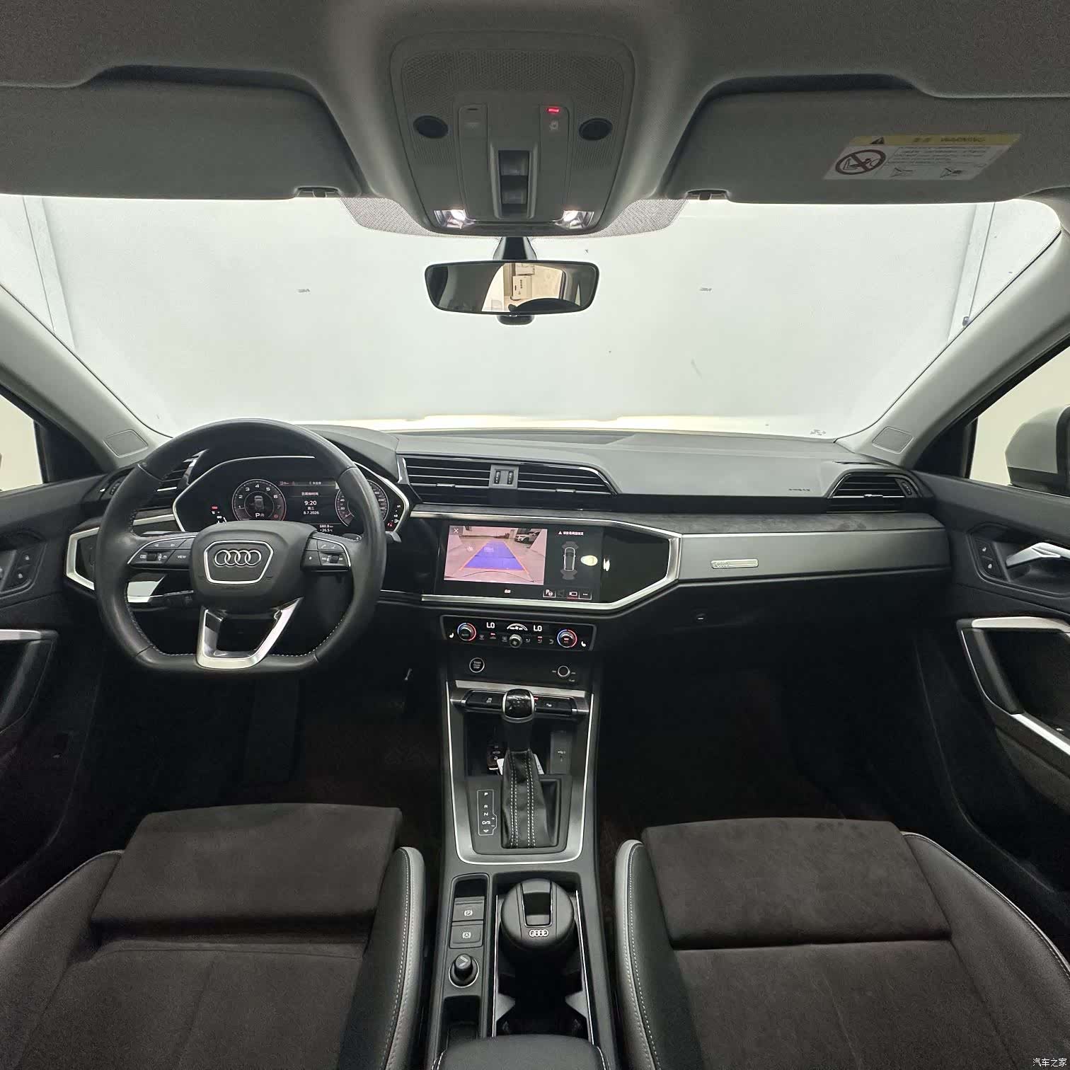 Audi Q3, 2022 10