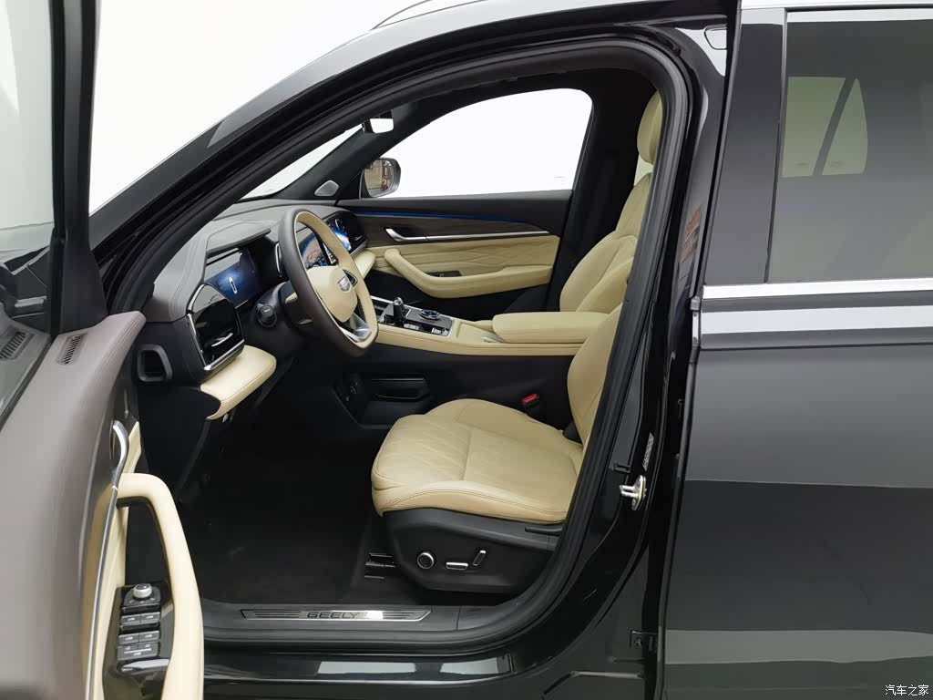 Geely Xingyue L, 2025 10