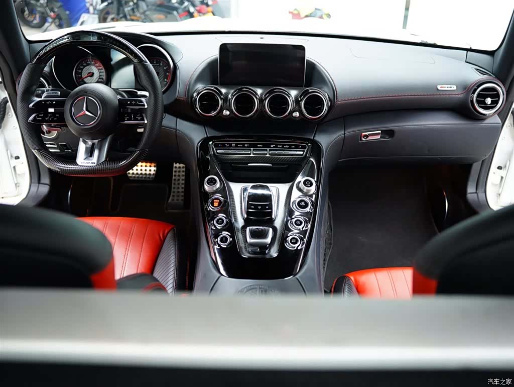 MG AMG, 2016 40