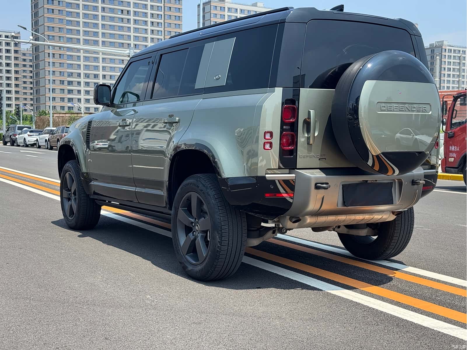 Land Rover Defender, 2023 7