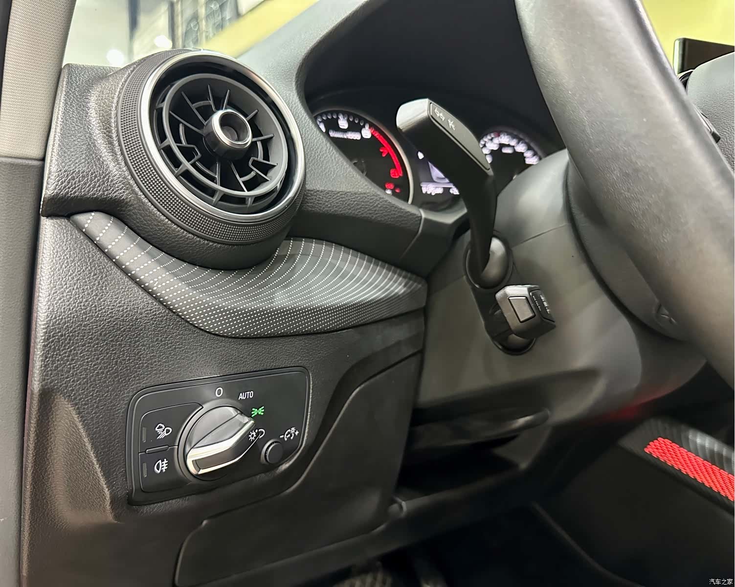 Audi Q2L, 2020 16