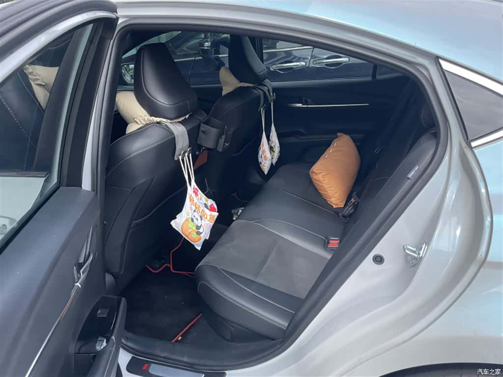 Toyota Camry, 2026 7