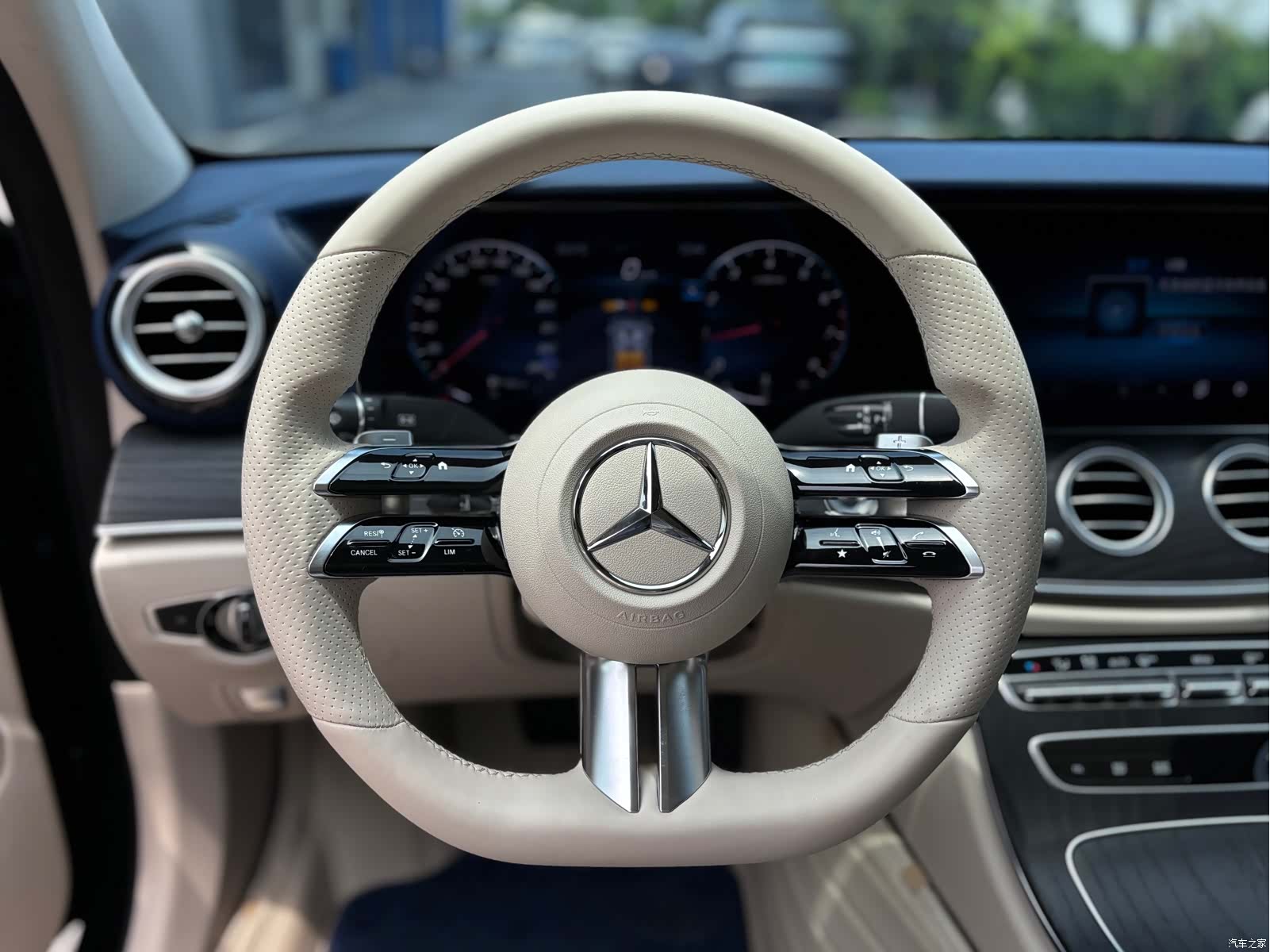 Mercedes-Benz E-Class, 2022 16