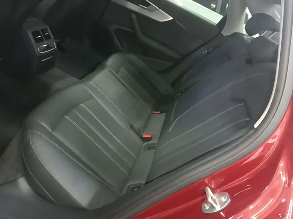 Audi A4L, 2021 17