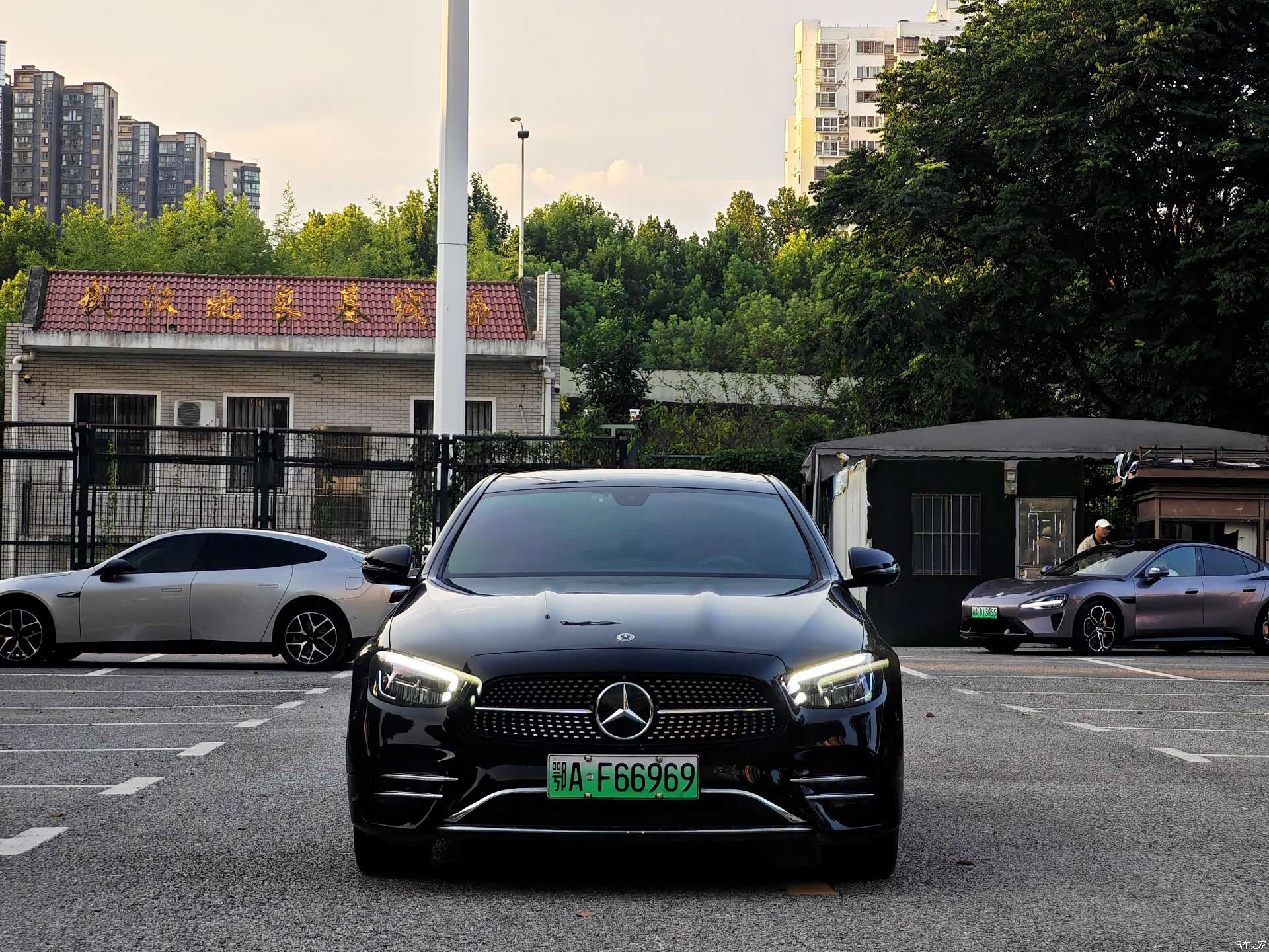 Mercedes-Benz E-Class, 2022 3