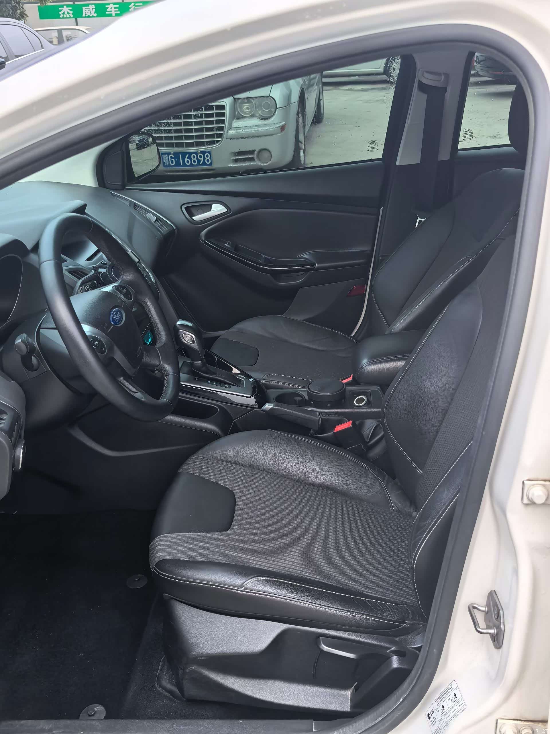 Ford Focus, 2013 8