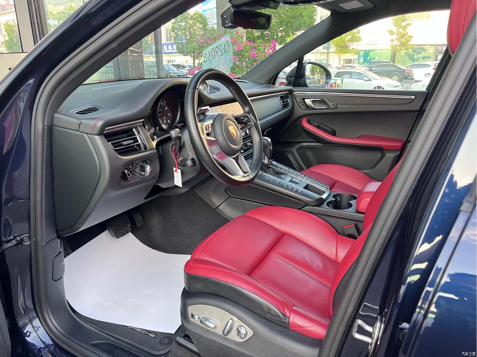 Porsche Macan, 2022 4