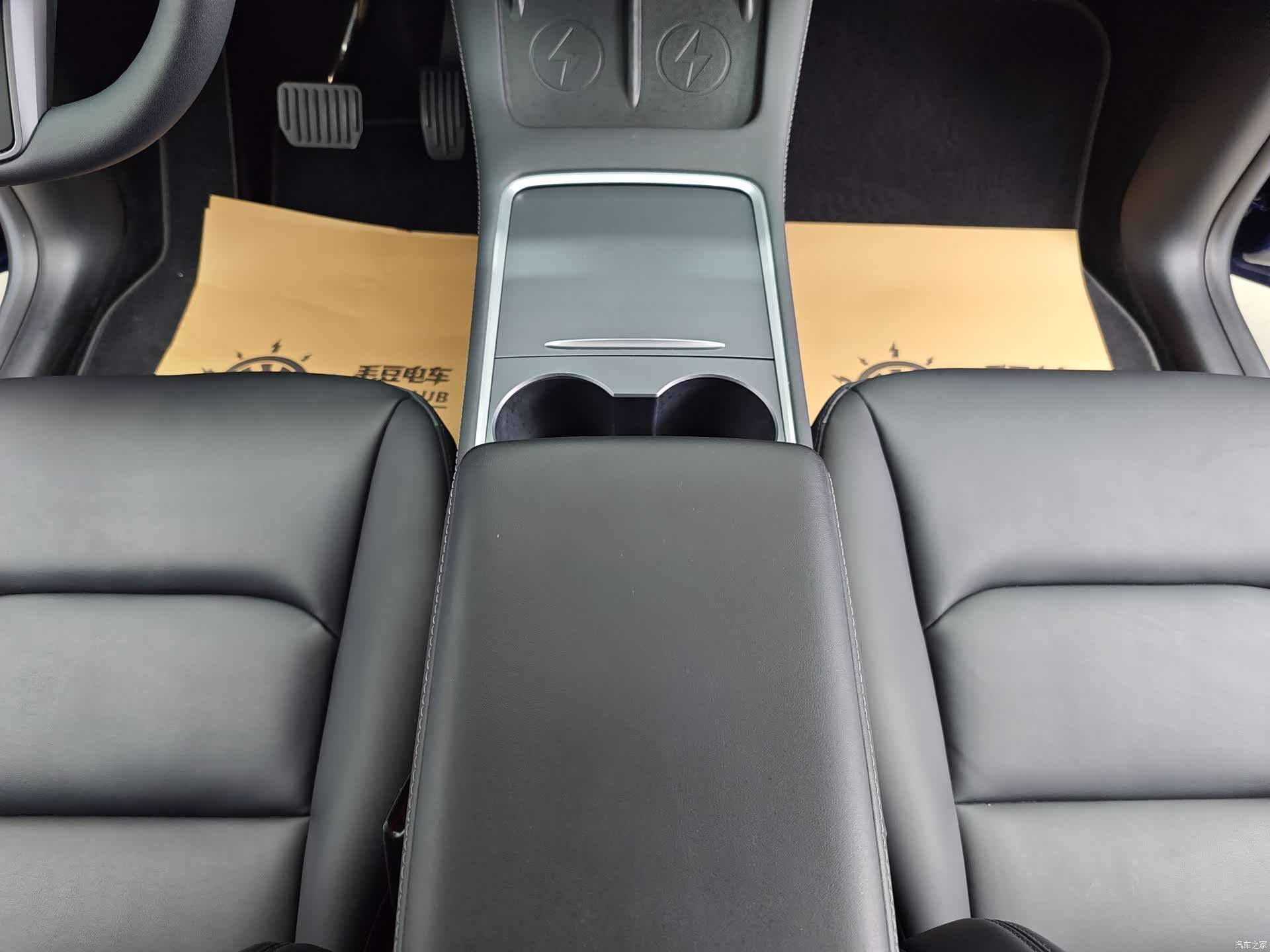 Tesla Model Y, 2022 13