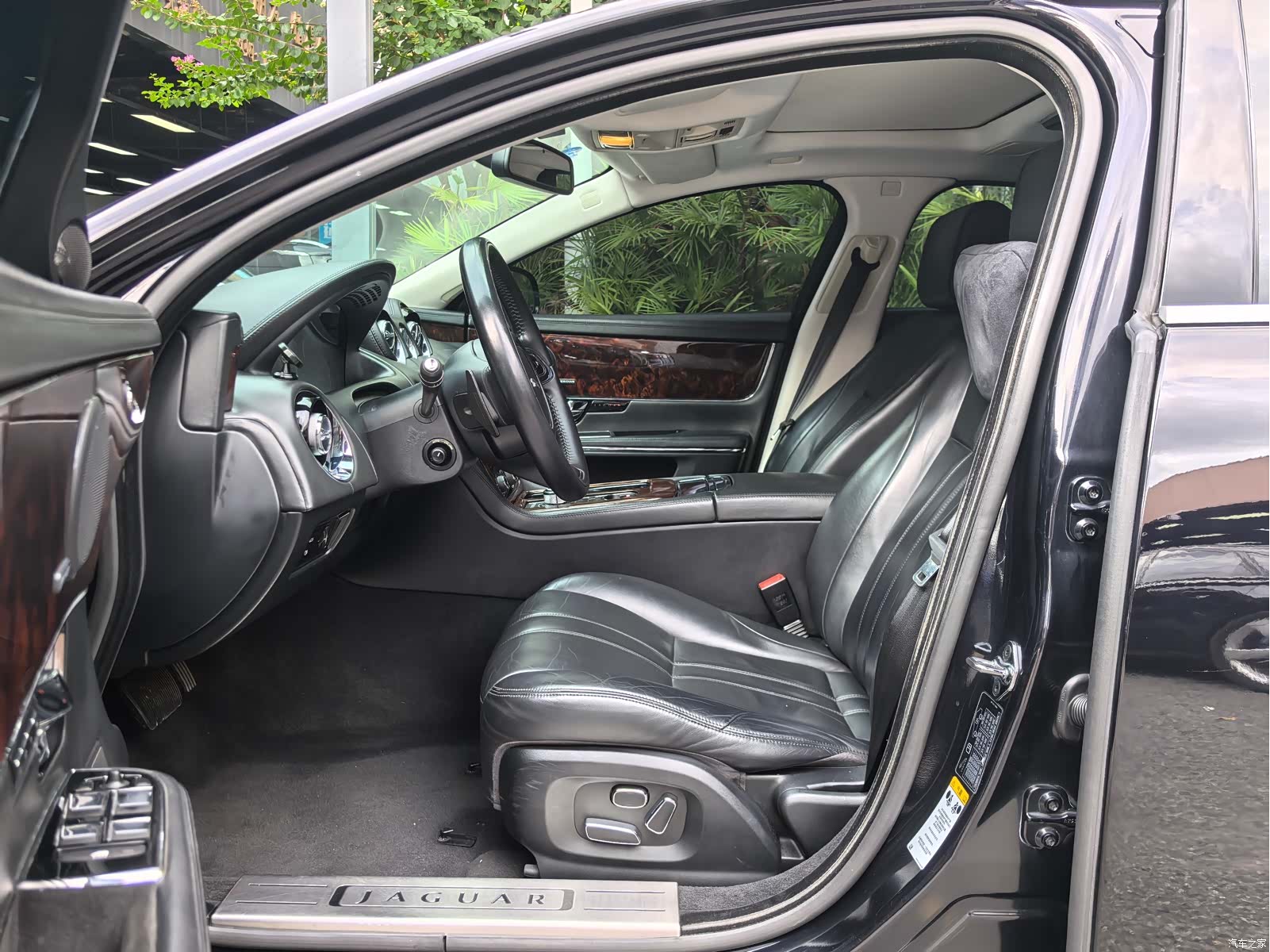 Jaguar XJ, 2013 13