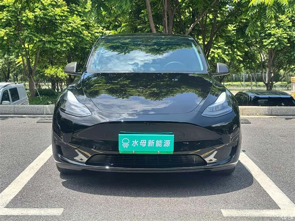 Tesla Model Y, 2022 2