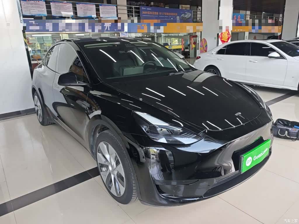 Tesla Model Y, 2023 4
