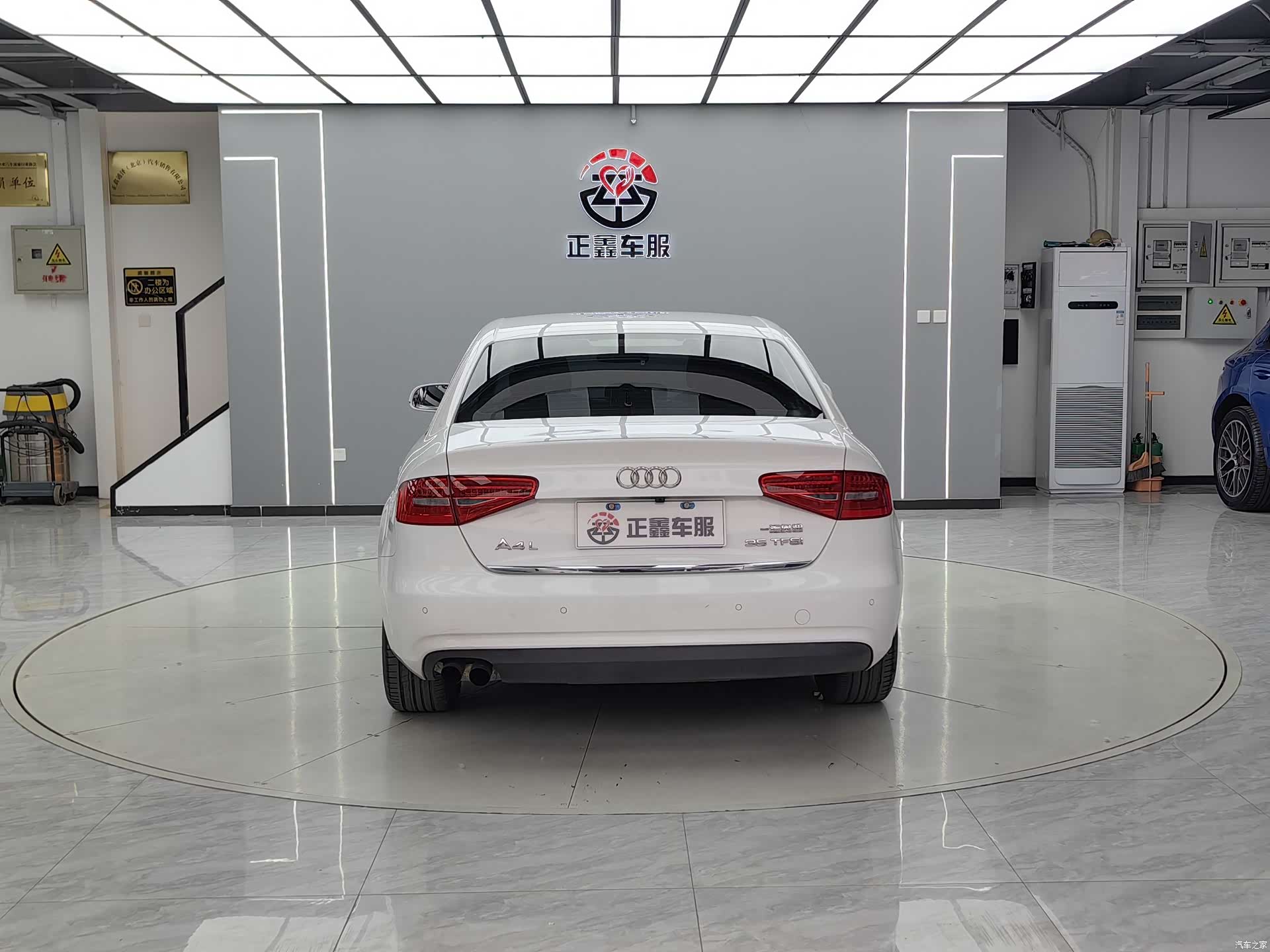 Audi A4L, 2013 15