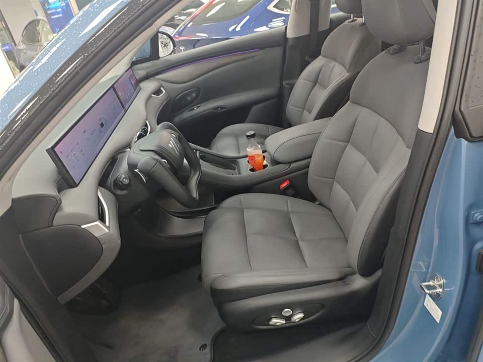 IM Motors Zhiji LS6 IM Motors Zhiji LS6