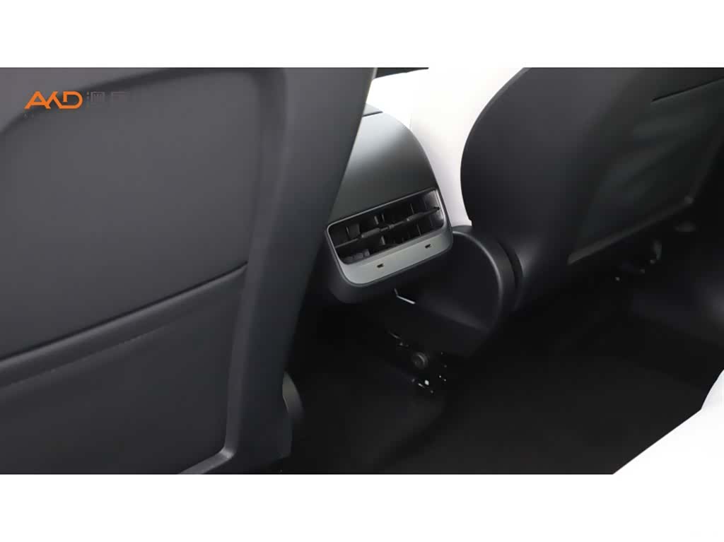 Tesla Model Y, 2023 9