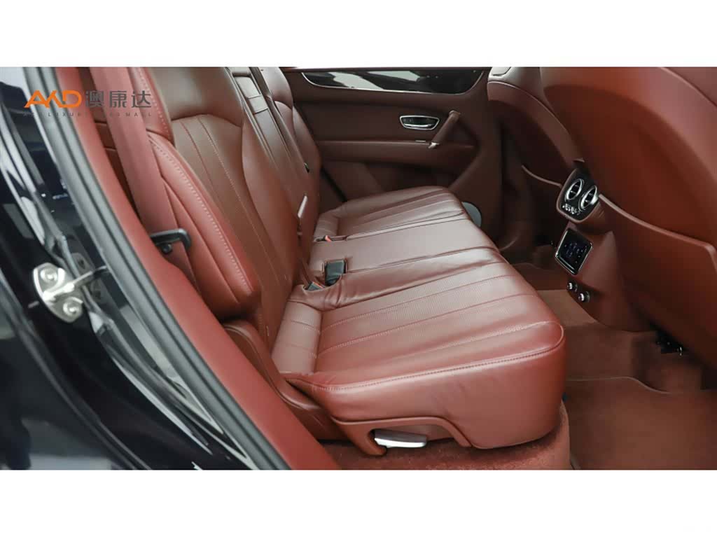 Bentley Bentayga, 2019 8